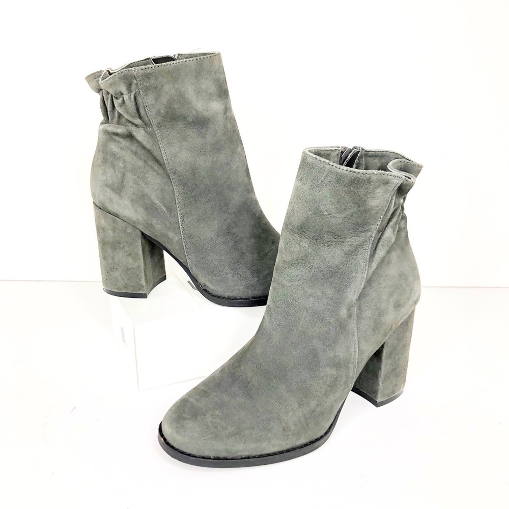 ARTURO Chiang Gray suede ankle boots